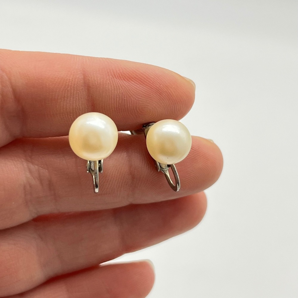 Vintage Faux‎ Pearl Silver Tone Screw Back Earrings Classic Jewelry